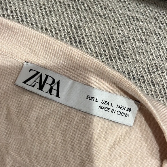 Cute Zara sweater - Picture 2 of 5